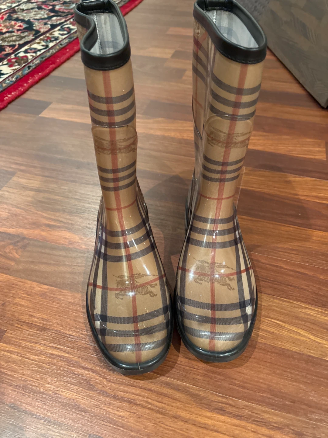 Burberry Rain Boots - photo 2
