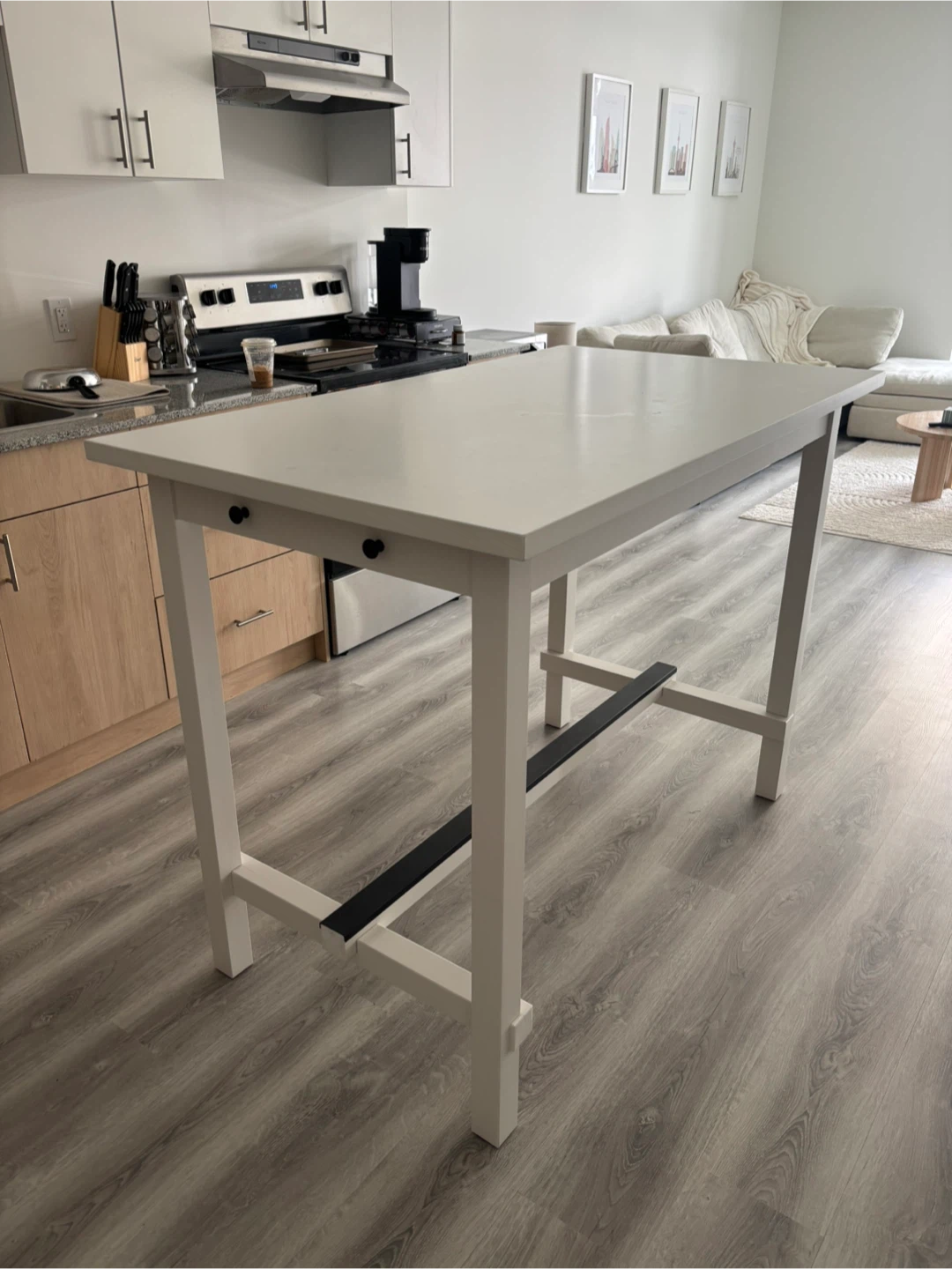 White Bar Table - photo 3