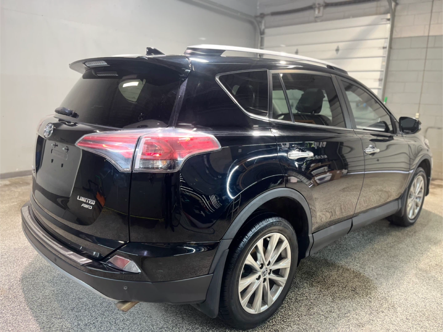 Toyota RAV4 Limited AWD Black SUV - photo 4