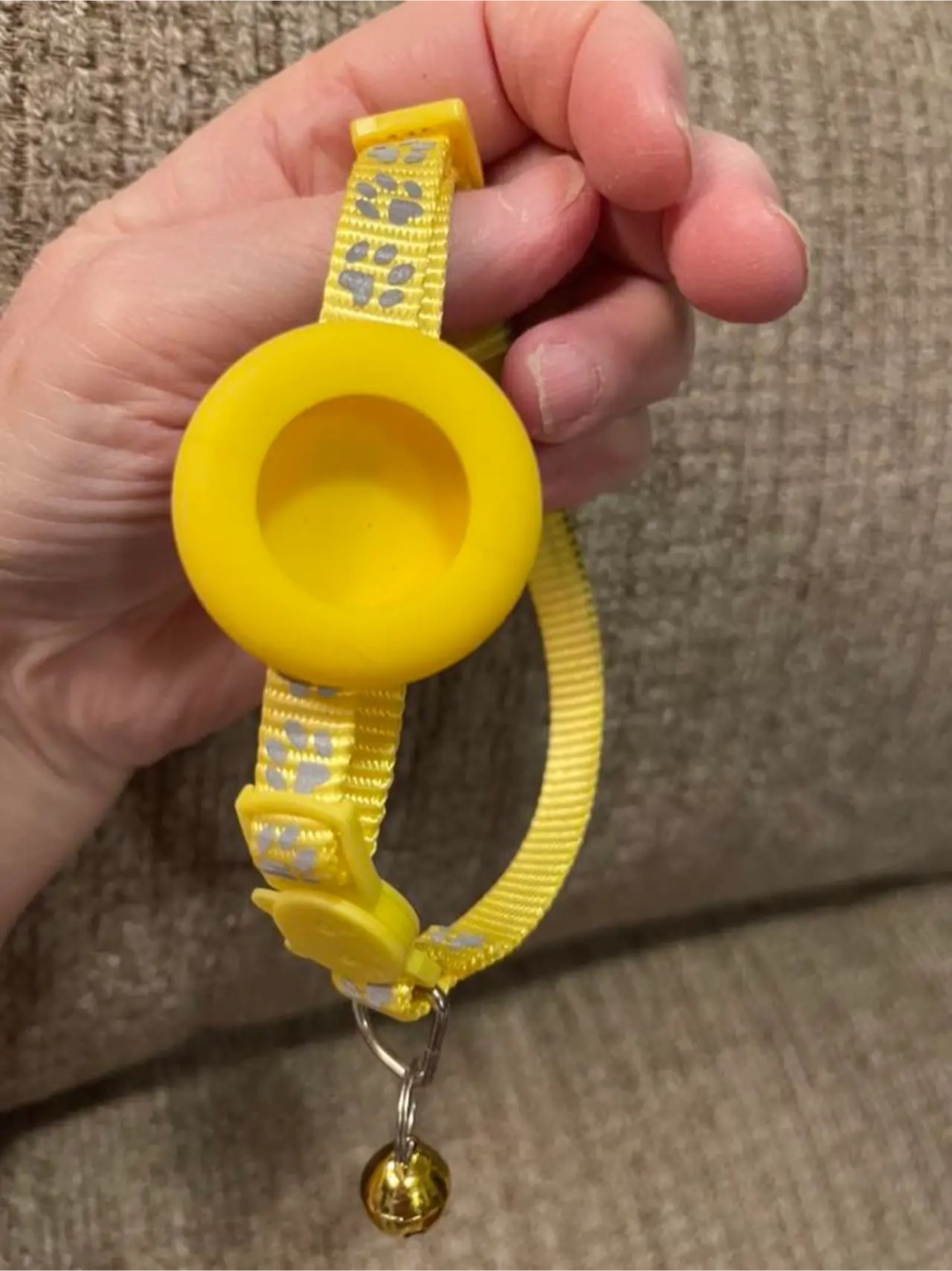 Apple AirTag Yellow Pet Collar with Paw Print Pattern and Bell