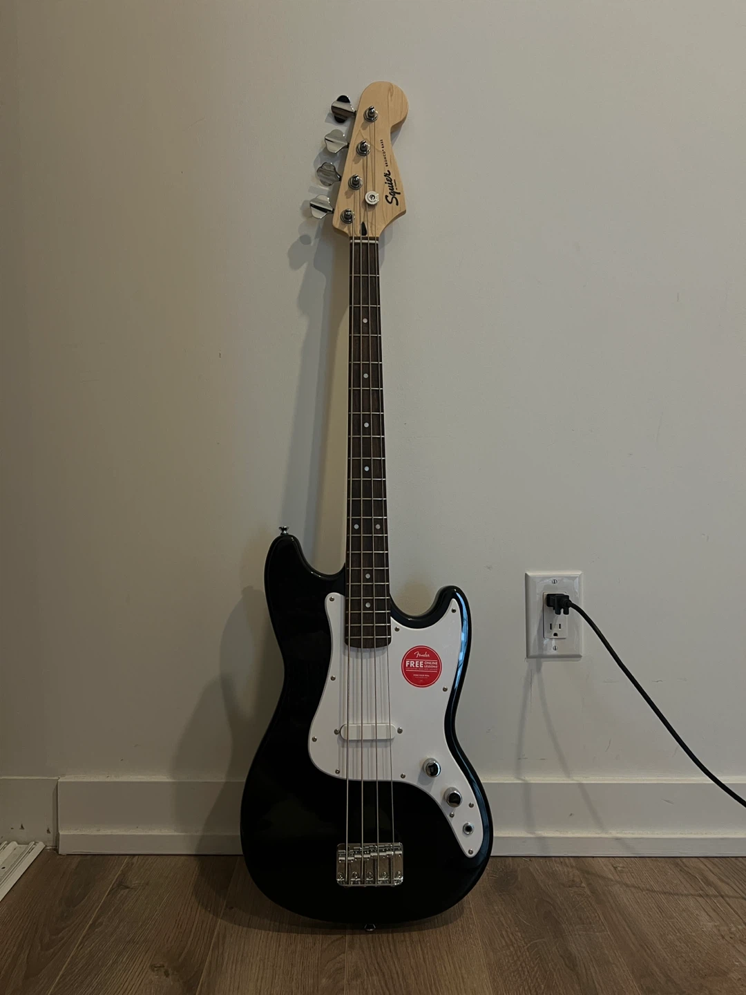 Squier Bronco Bass with Bag - Black