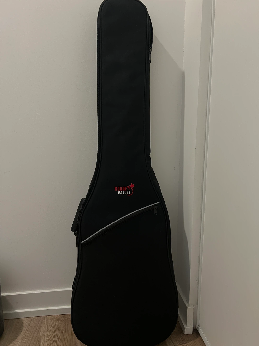 Squier Bronco Bass with Bag - Black - photo 3