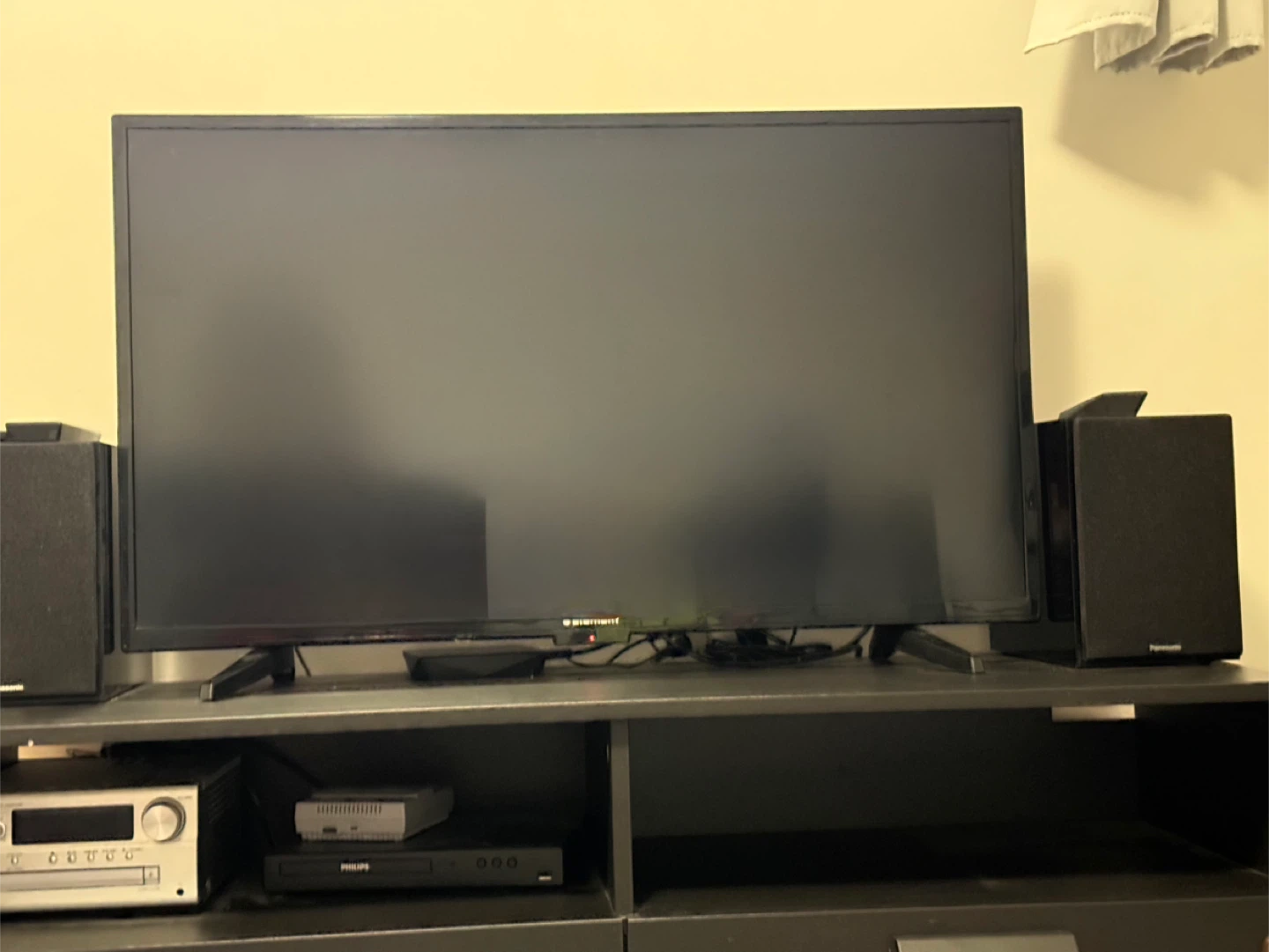 Element 39” LED TV – HD (720p)