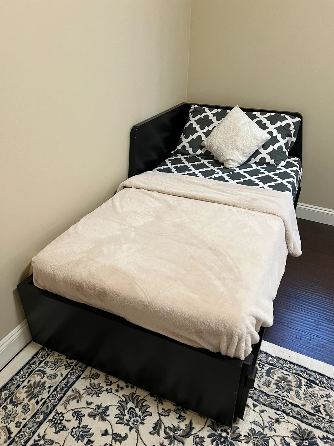 IKEA FLEKKE Daybed with 2 Drawers + Mattresses - photo 2