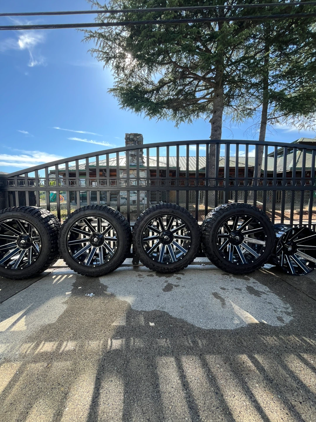 Fuel Offroad Wheels and Tires Set