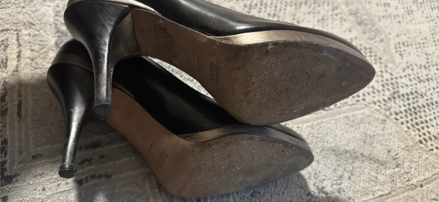 Huge BOSS Black Leather  Heels - Size 38 - photo 3
