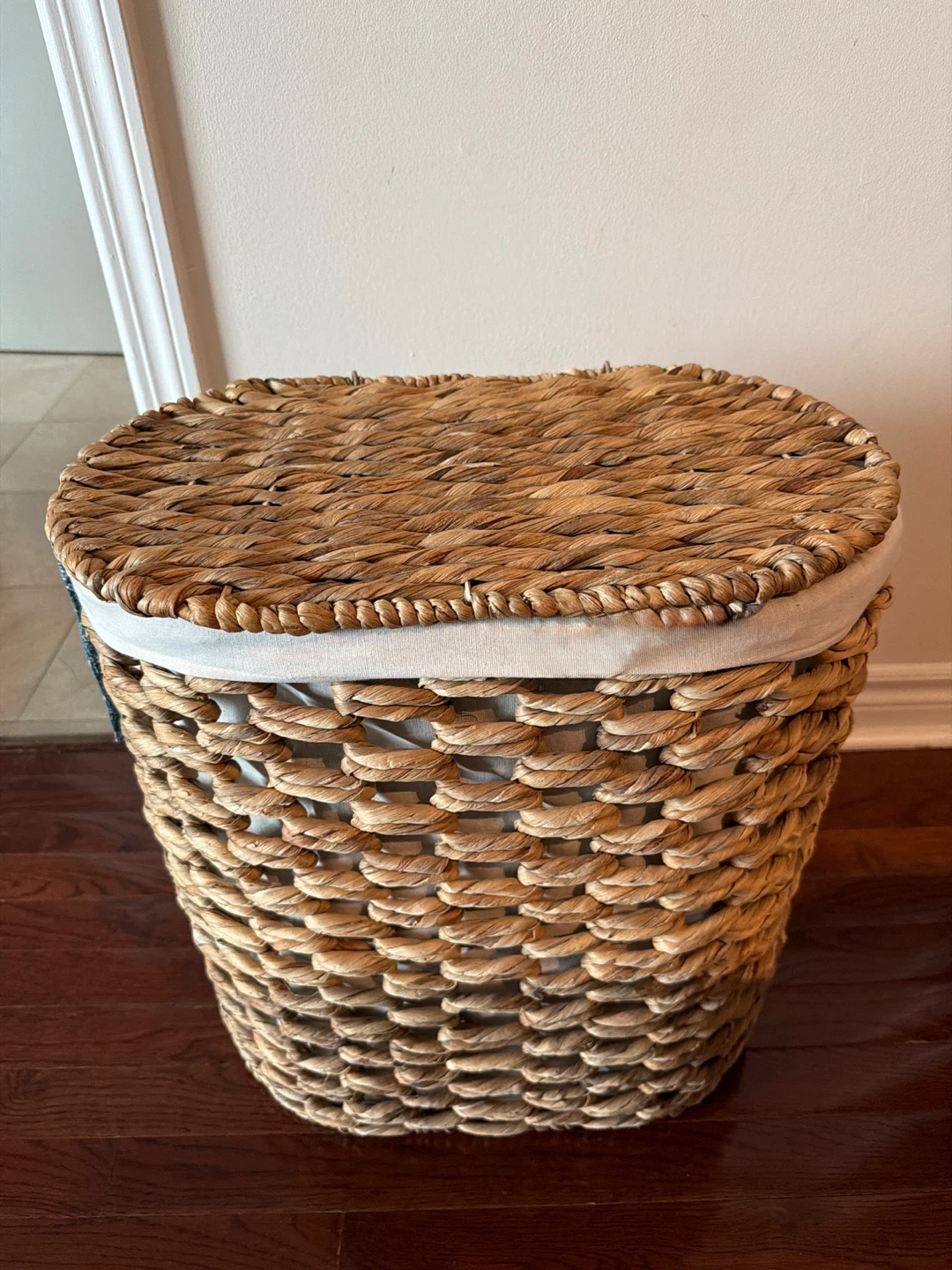 Woven Laundry Hamper with Lid