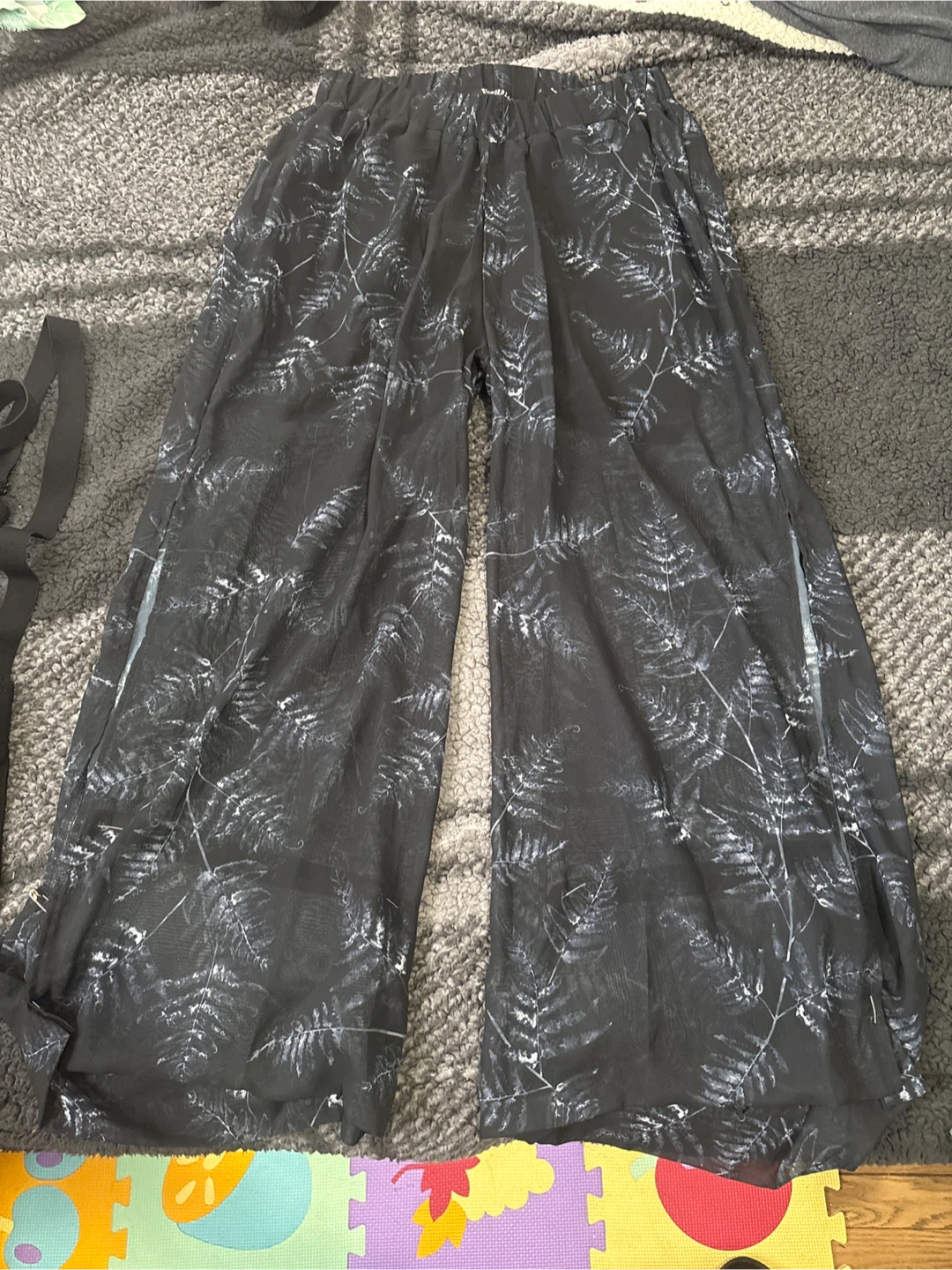 Flowy Pants with Shorts - (size 6)