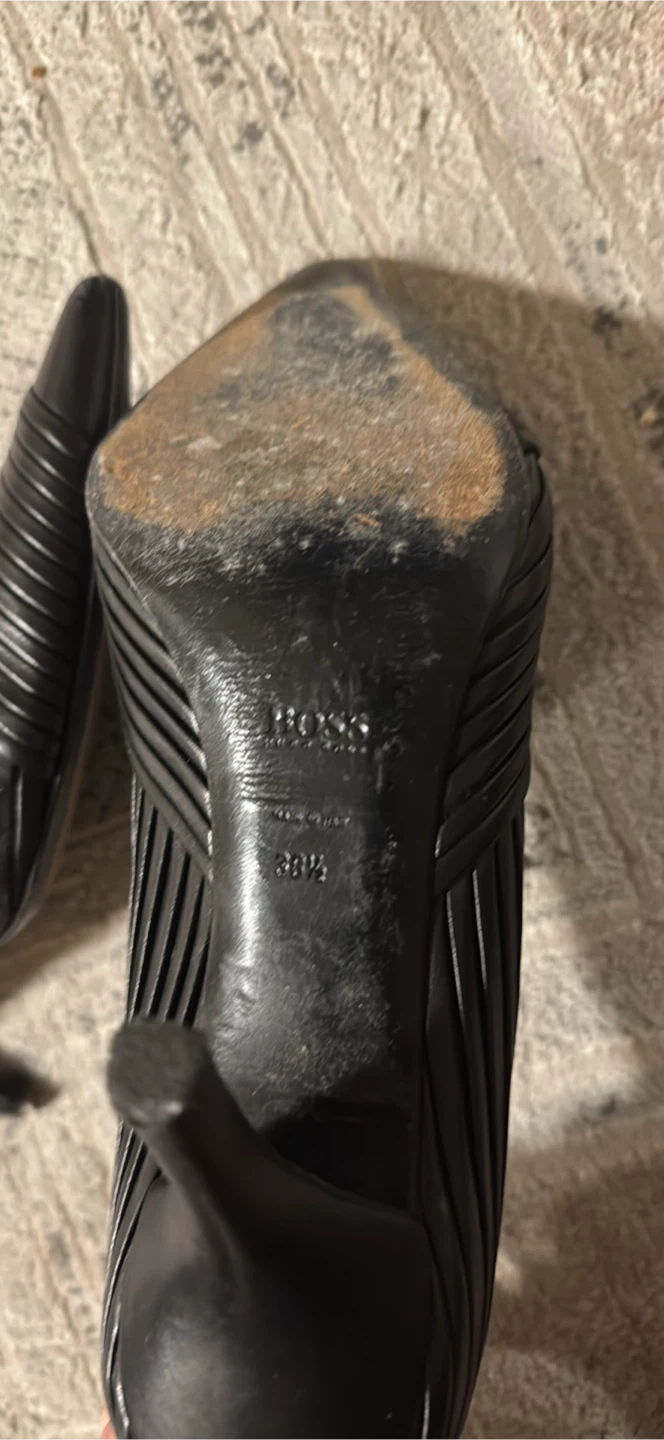 Black Hugo BOSS Leather Heeled Pumps - Size 38.5 - photo 3