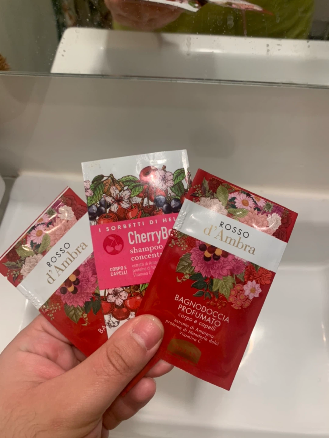 FREE Italian Shampoo & Lotion Packets - photo 2