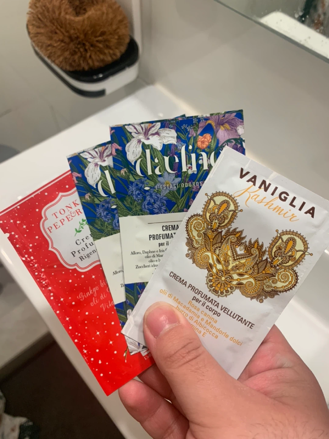 FREE Italian Shampoo & Lotion Packets