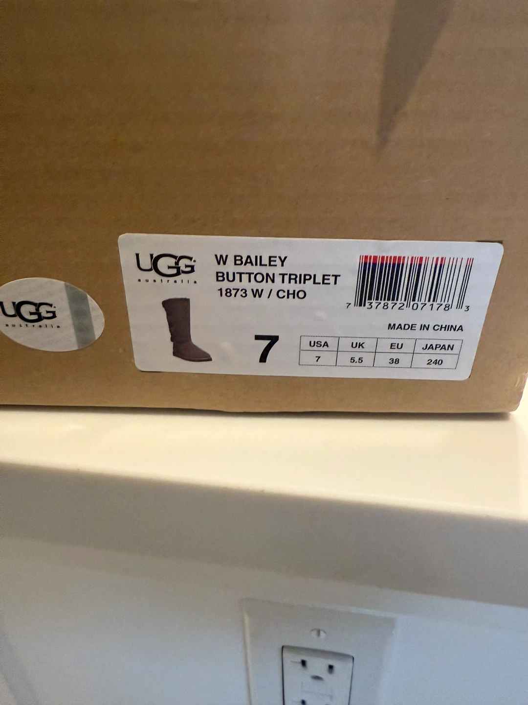 UGG Women's Bailey Button Triplet Boots Size 7 BNIB
