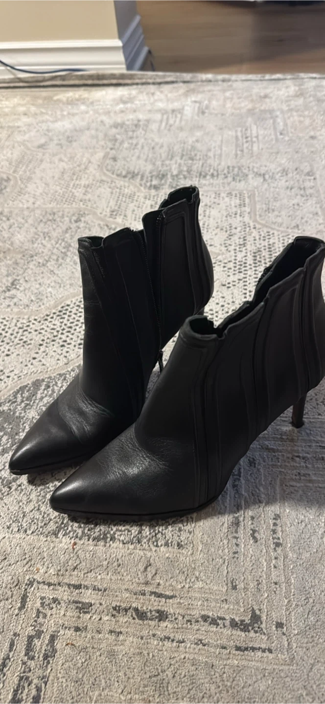 Donald J Pliner Black Leather Pointed Toe Ankle Boots | Karrot