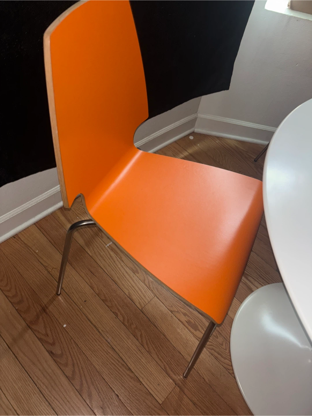 White ikea  round table with 4 vintage orange ikea Vilmar chairs - photo 4