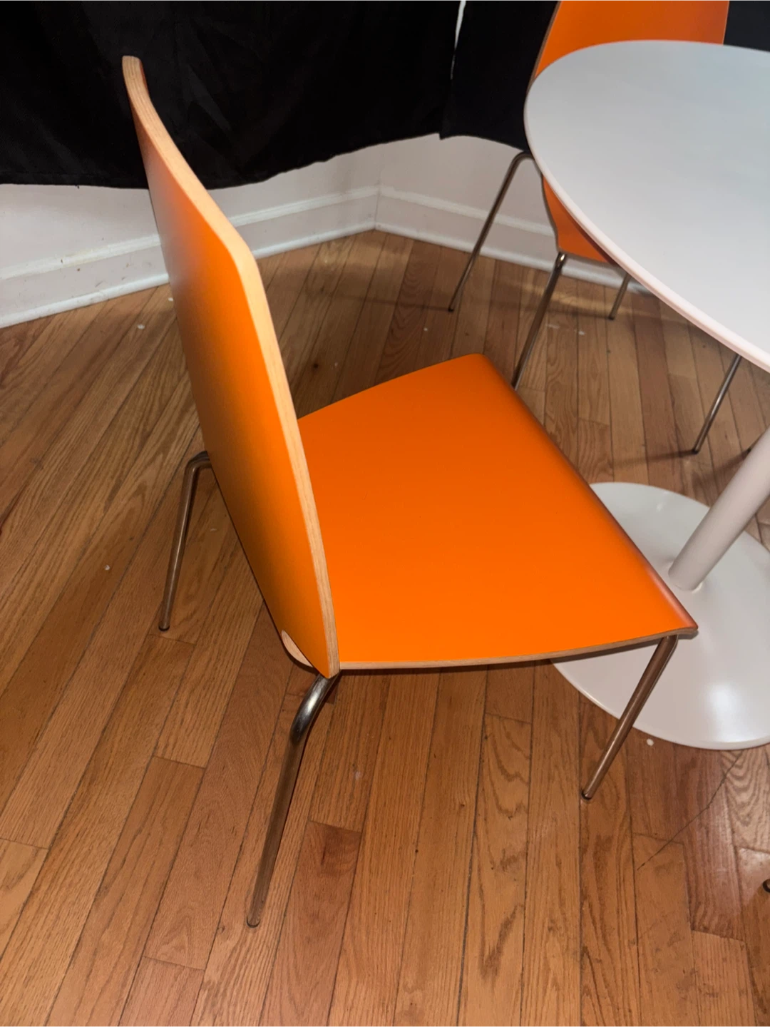 White ikea  round table with 4 vintage orange ikea Vilmar chairs - photo 3