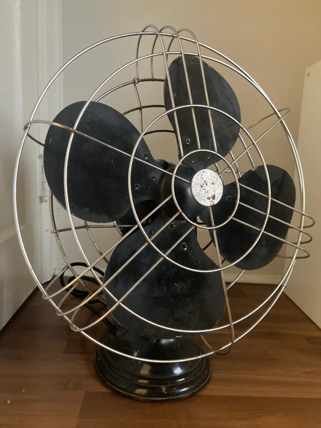 VINTAGE Robbins & Myers 3 Speed Oscillating Industrial Table Fan