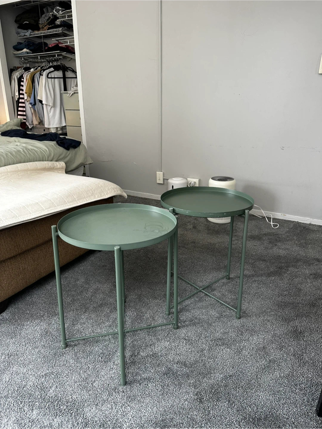 Set of 2 Green Metal Round Side Tables - photo 4