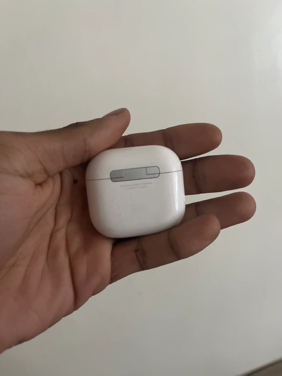 Apple AirPods Pro Charging Case - photo 3