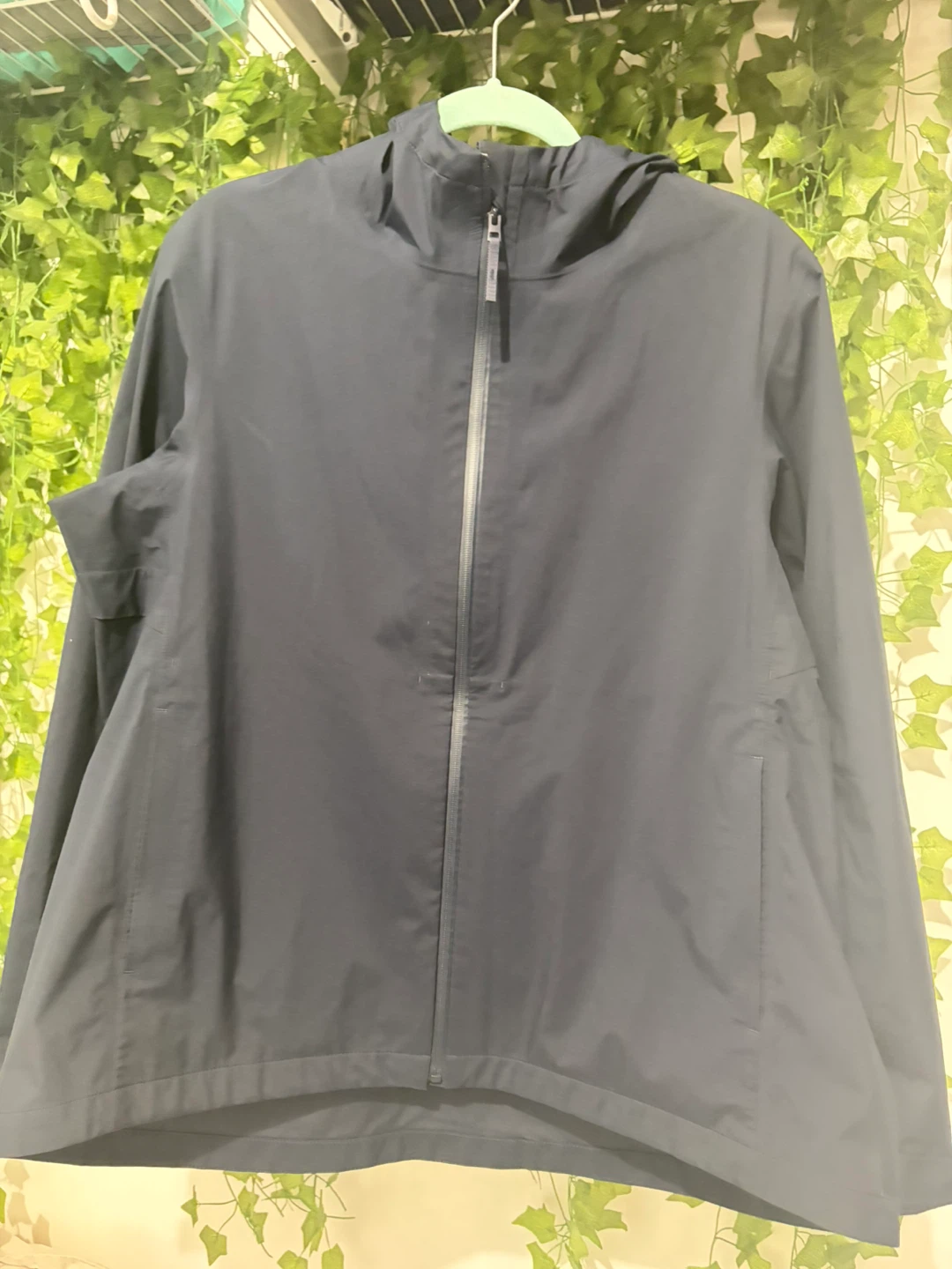 Uniqlo Navy Hooded Jacket - photo 3
