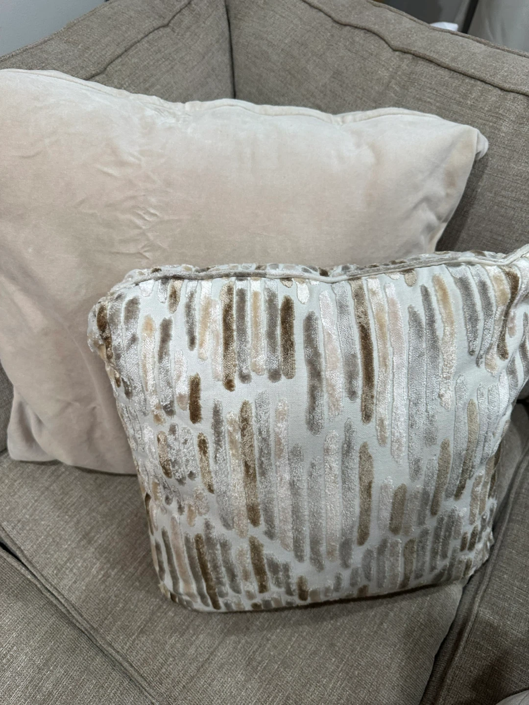 Set of Decorative Pillows - 26x26 - photo 4