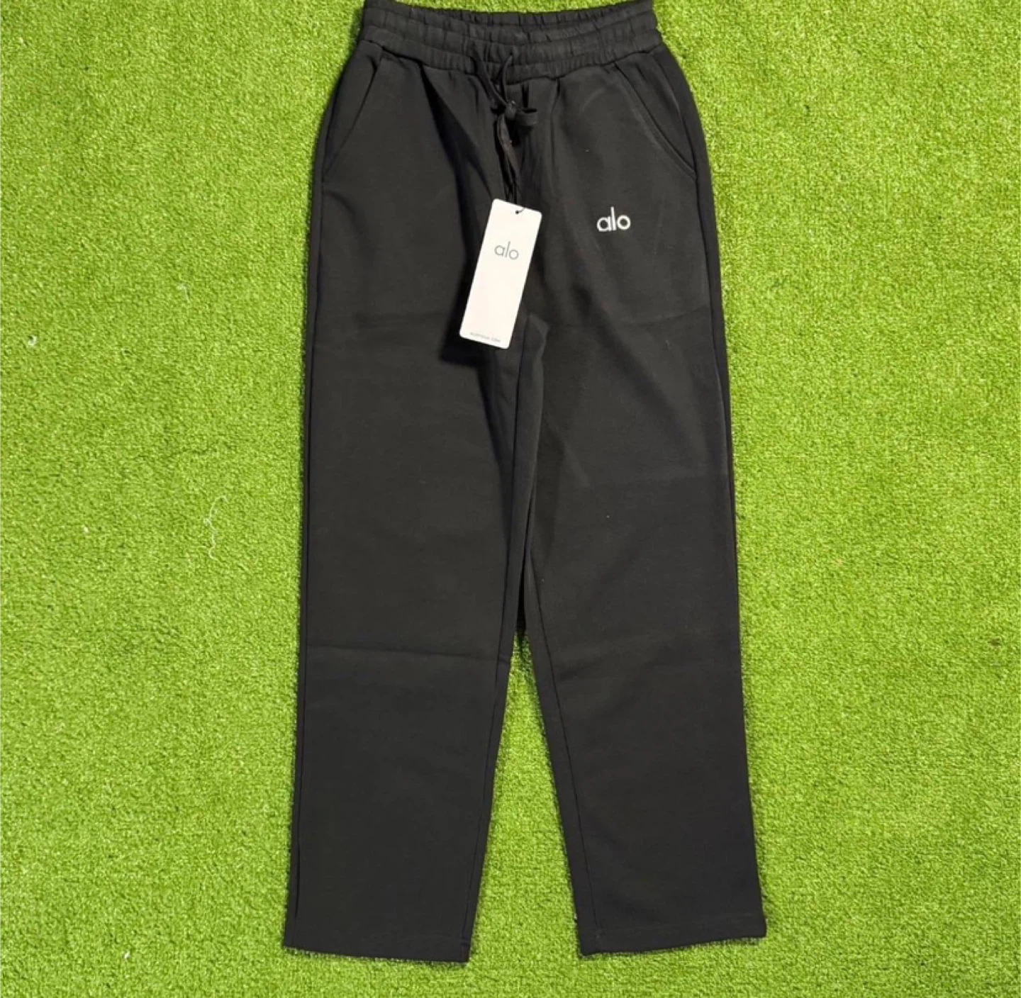 Alo Black Quarter Zip & Uncuffed Sweatpants Set - All Sizes - photo 5