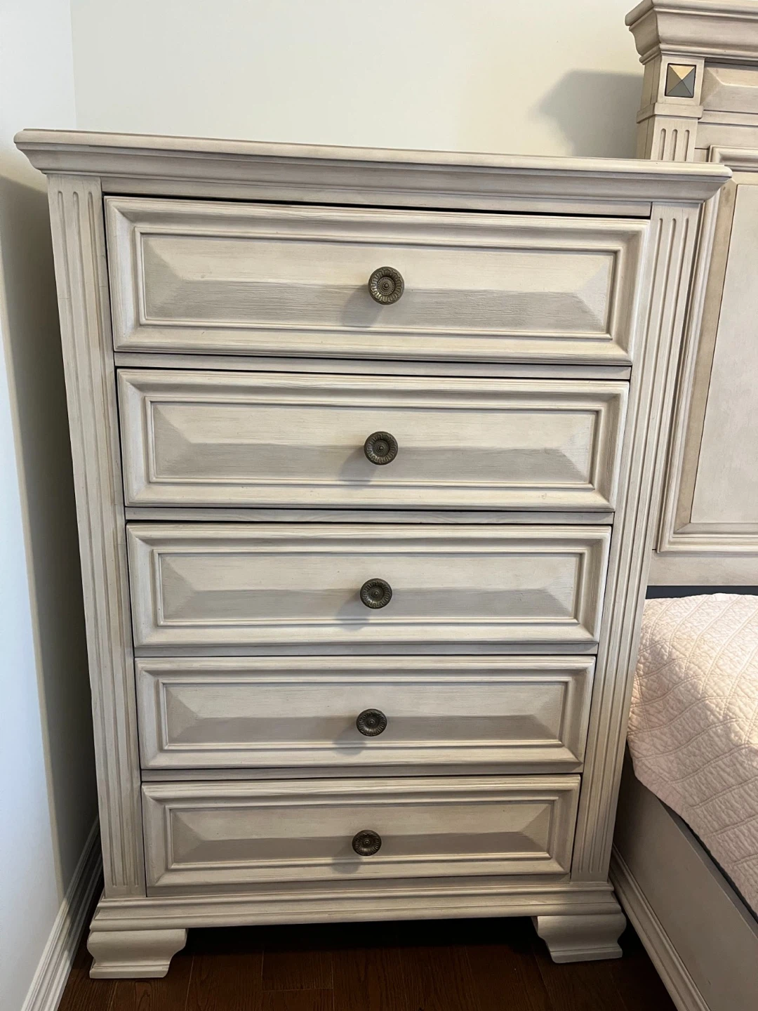 5-Drawer Tall Chest Dresser - Vintage white /Cream