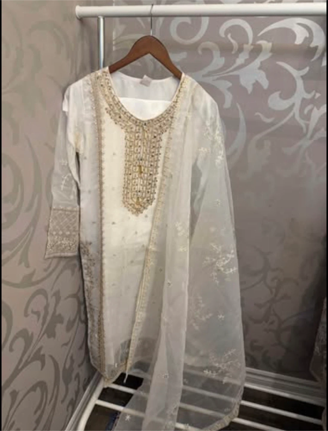 White Embroidered Kurti Set with Pants and Dupatta