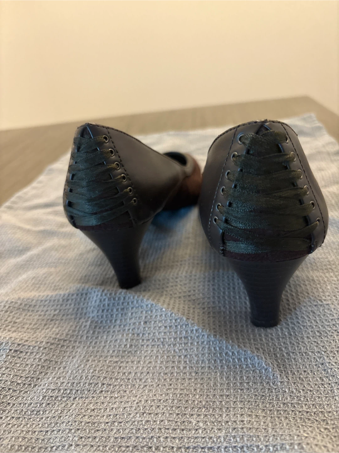 Attitude Women's Brown Suede and Leather Heels - photo 2