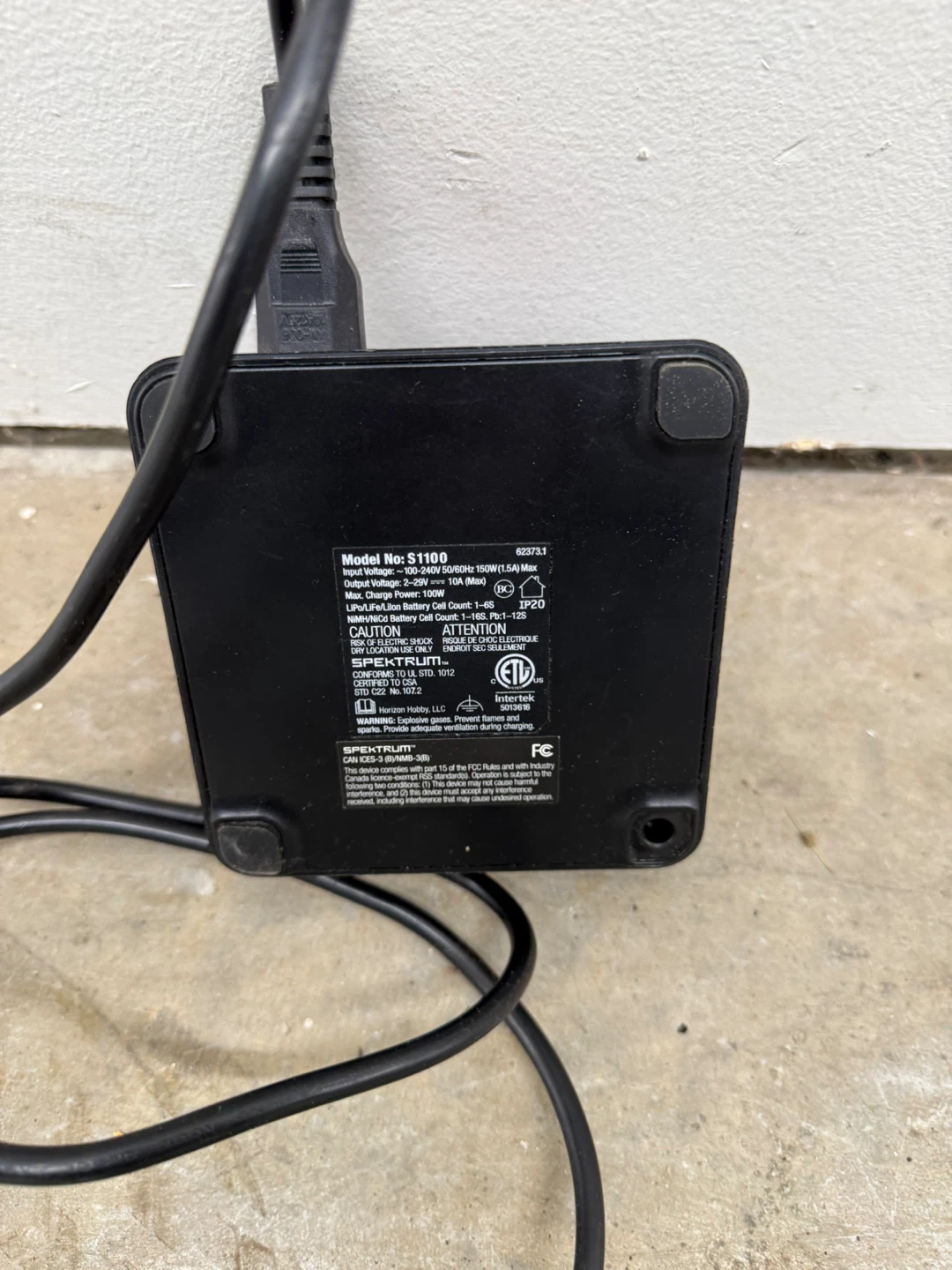 Spektrum S1100 Smart Charger - photo 2
