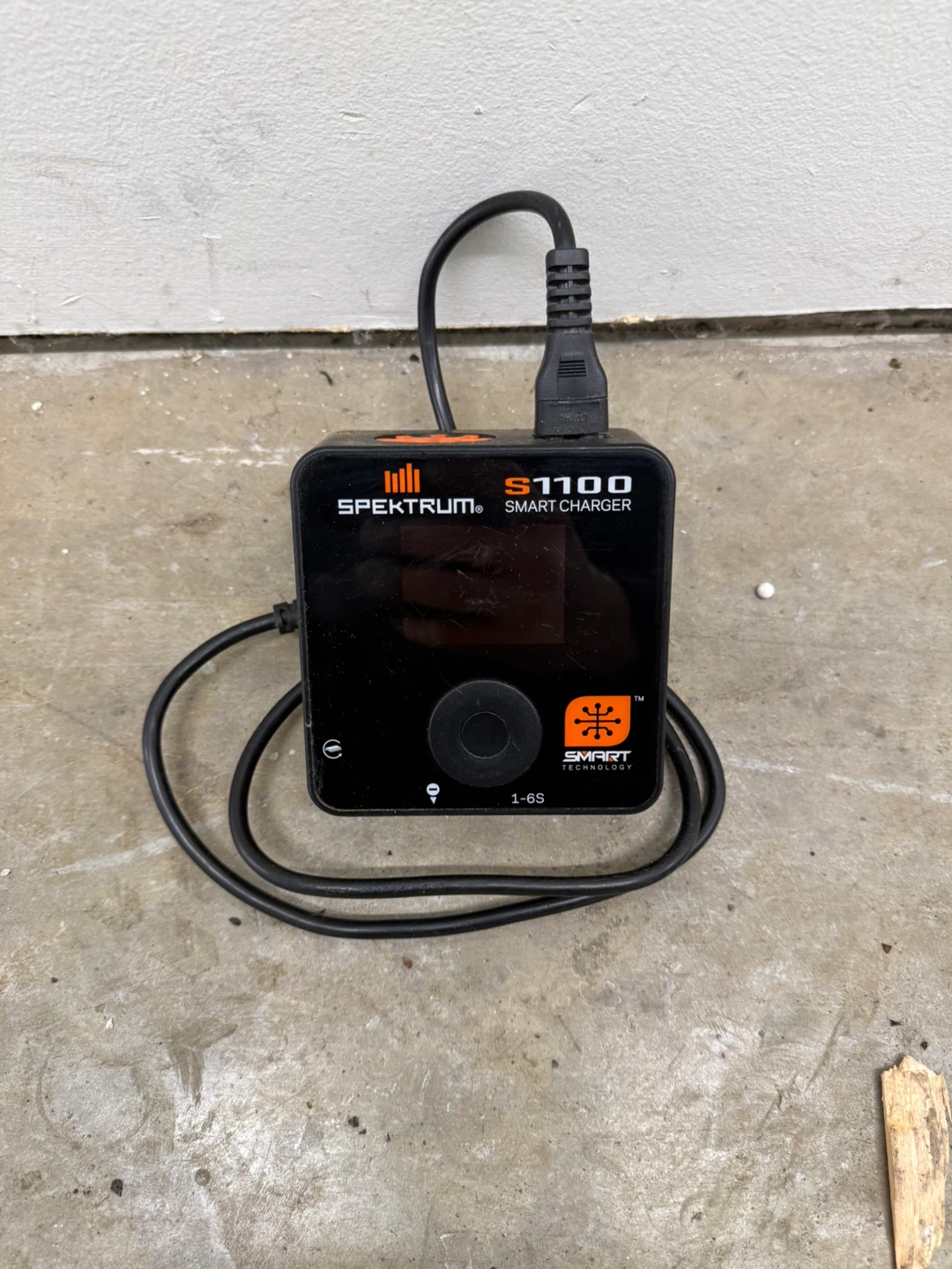 Spektrum S1100 Smart Charger