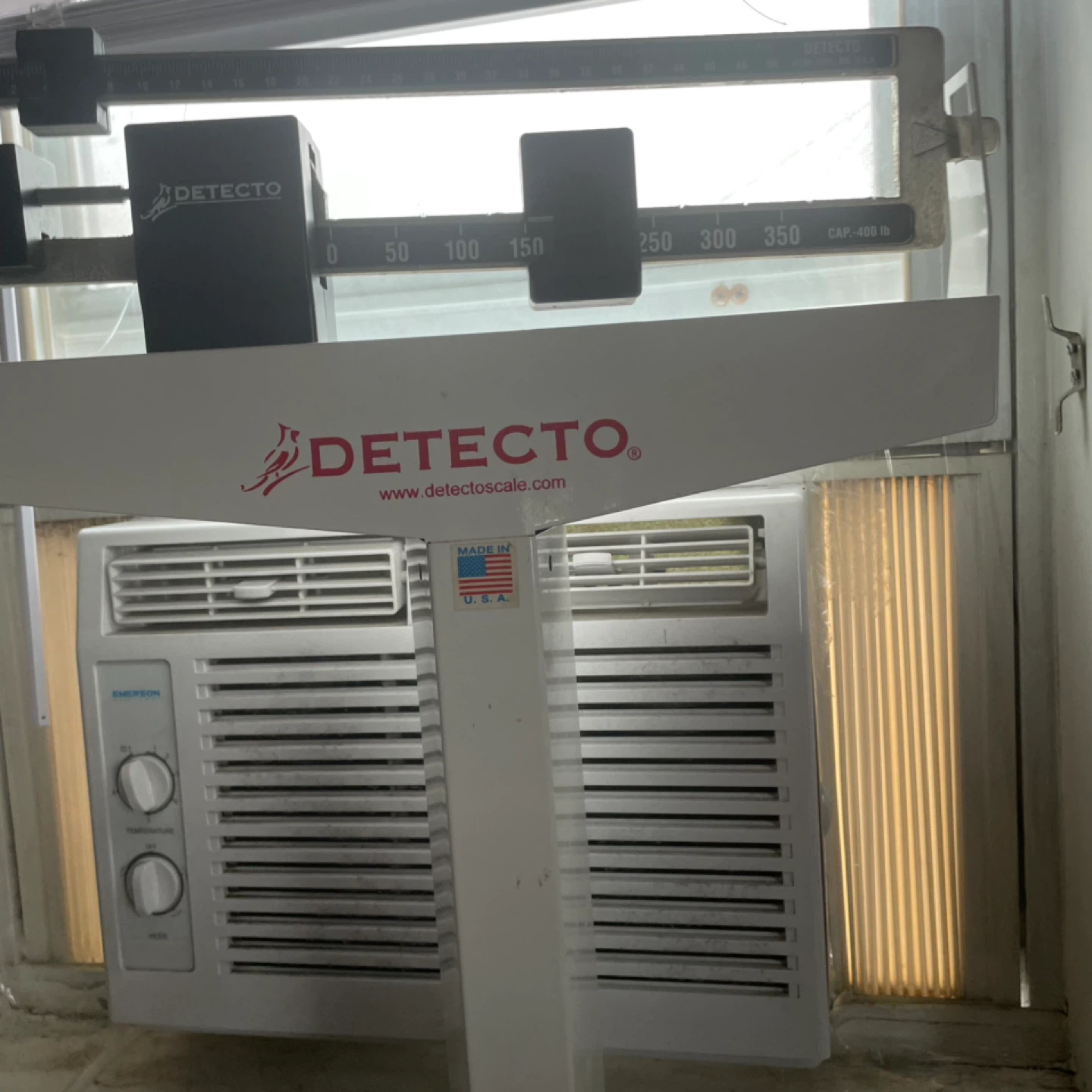 Detecto Mechanical Doctor's Scale with Height Rod