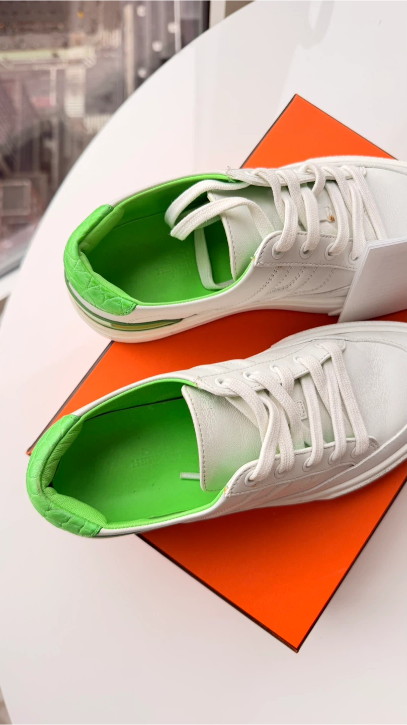 Hermès Sneakers Size 37 – Crocodile Heel Detail - photo 2