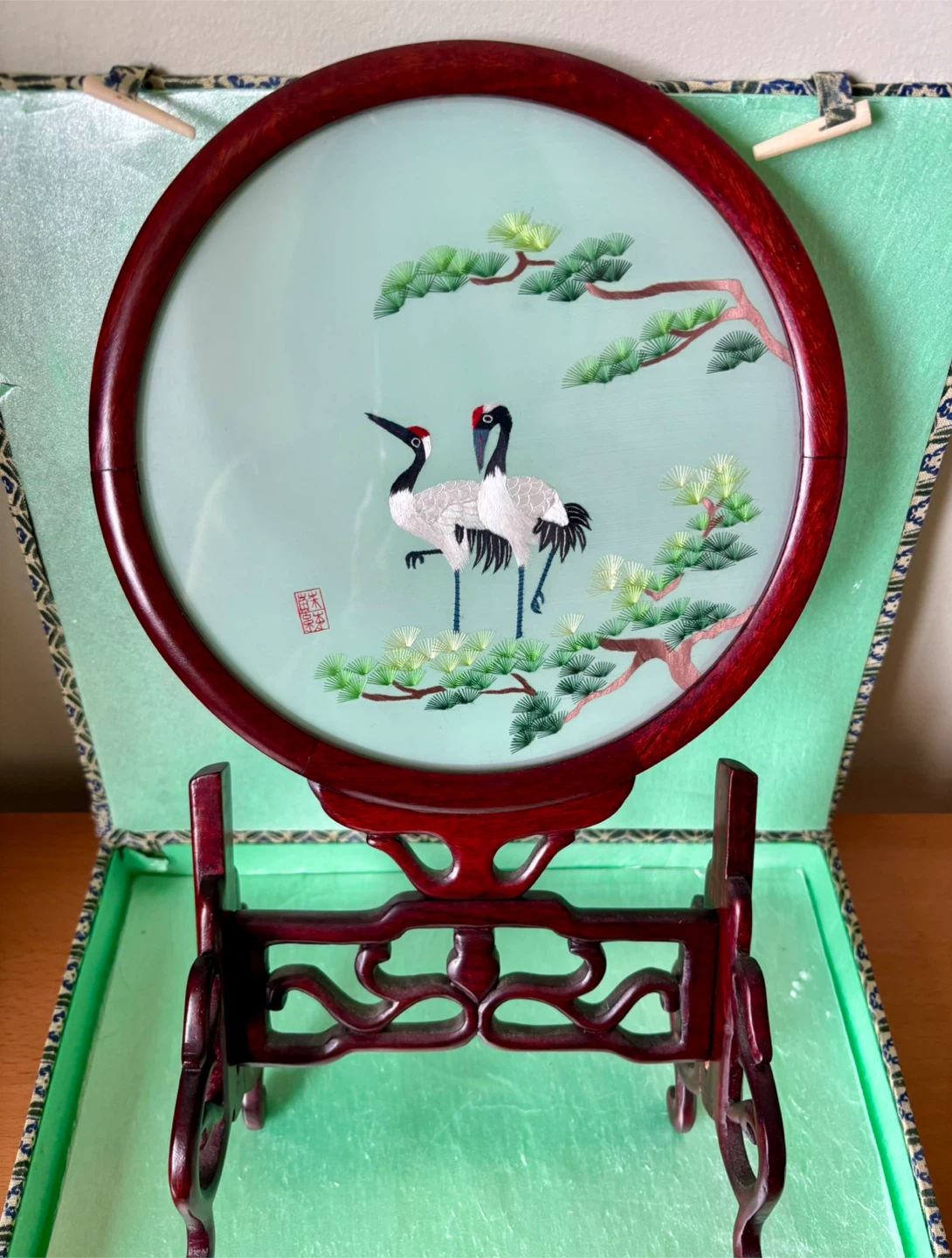 🥕Embroidery Art of Cranes in Wooden Frame with Stand