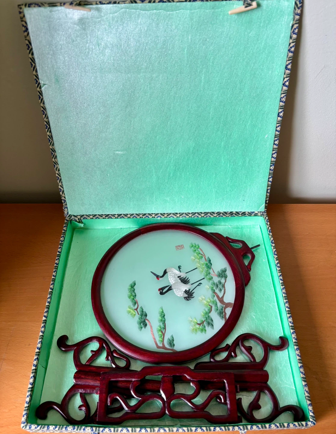 🥕Embroidery Art of Cranes in Wooden Frame with Stand - photo 3