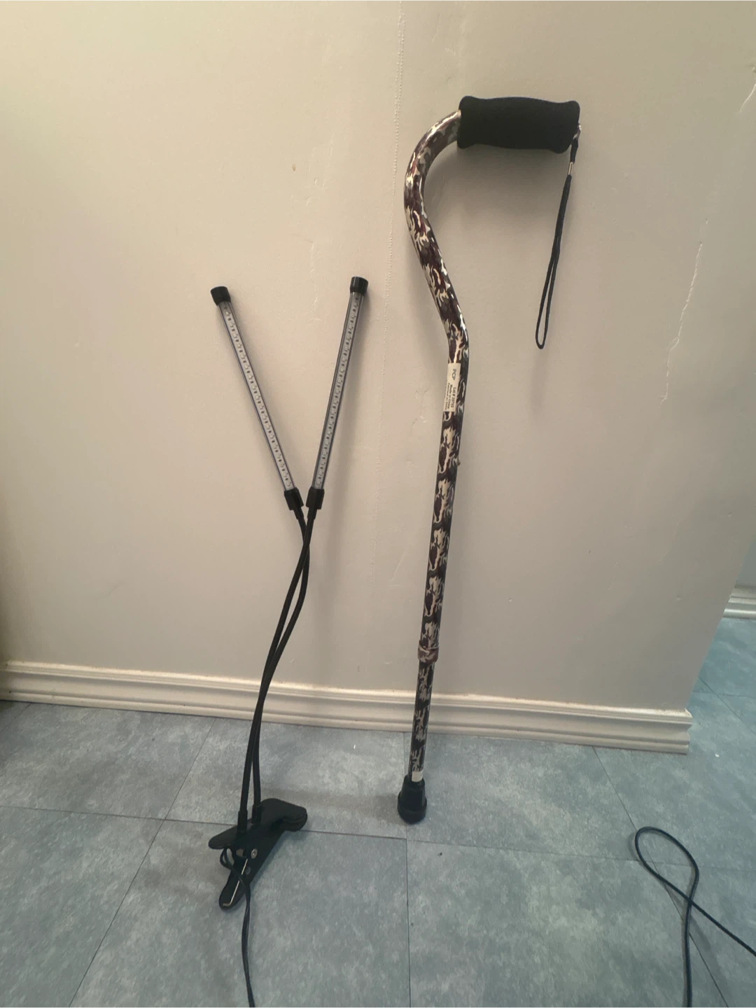 Clip-on Grow Light with Dual LED Stems - photo 5