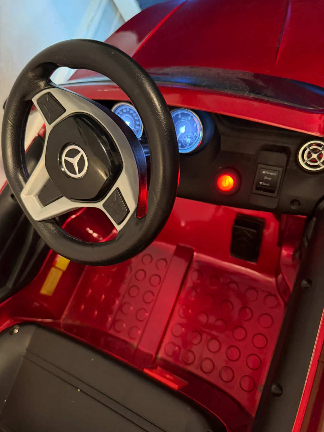 Mercedes-Benz GLA45 AMG Ride-On Toy Car - photo 3