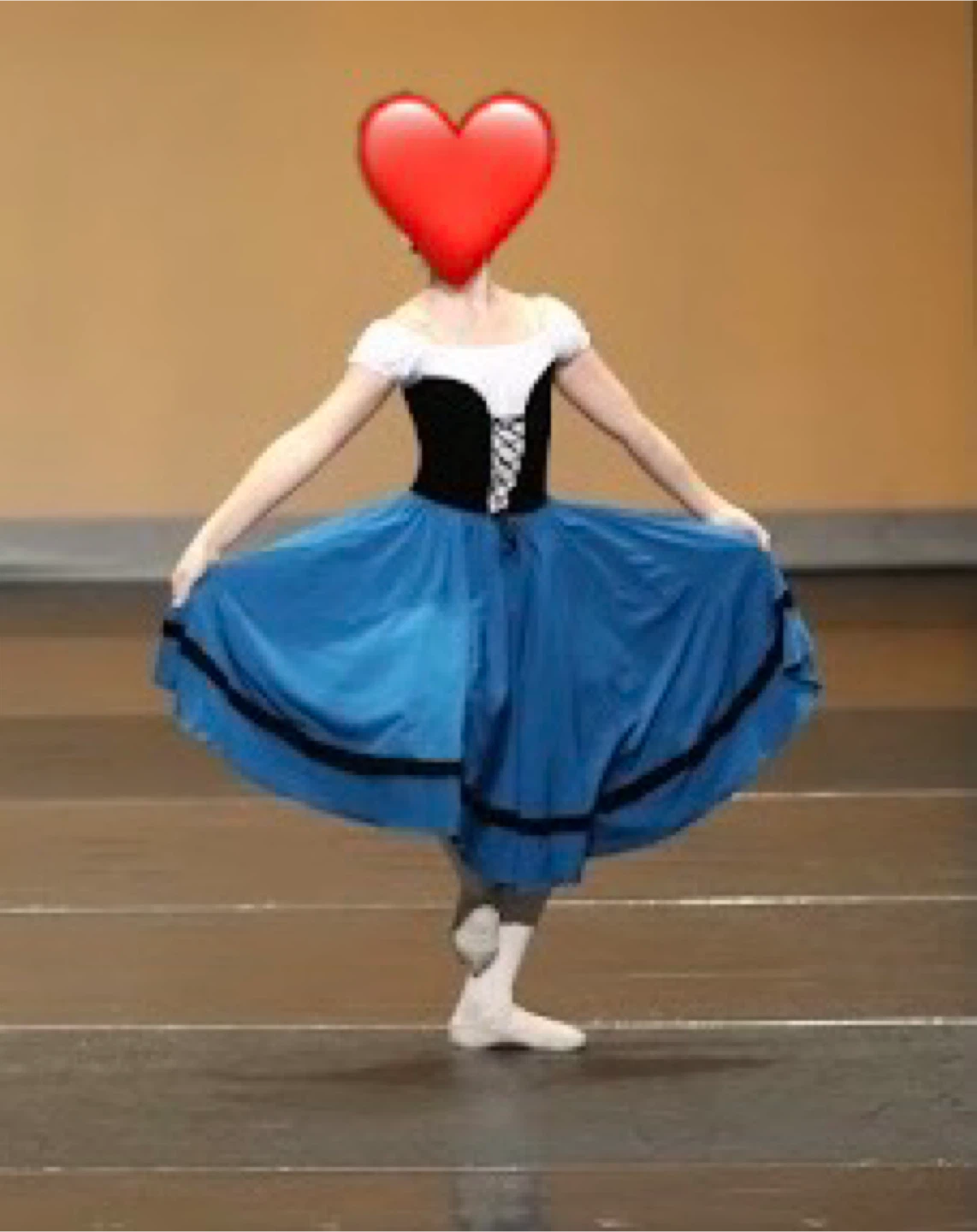 Giselle Ballet Costume - photo 3