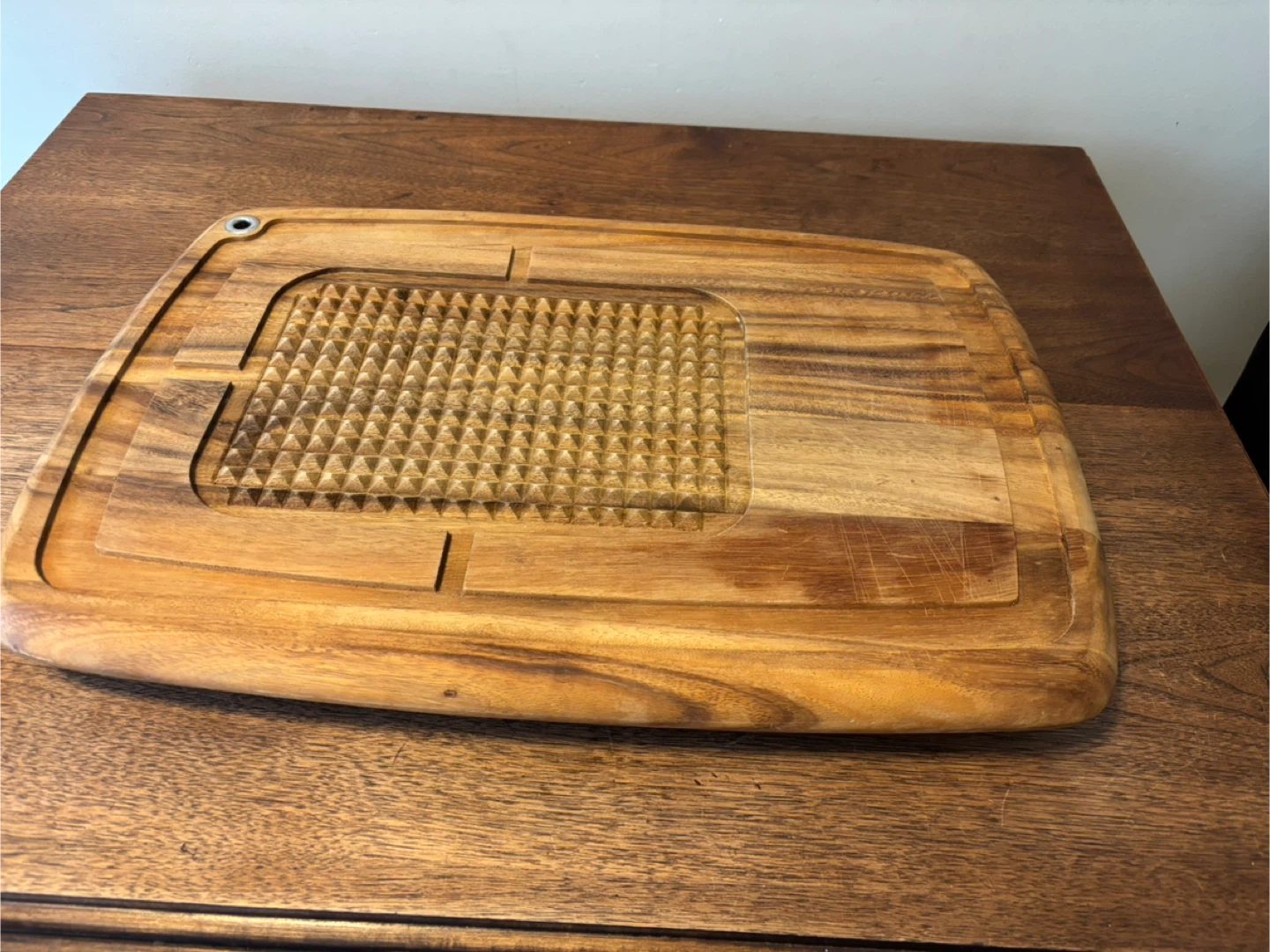 Wooden Carving Board with Grip