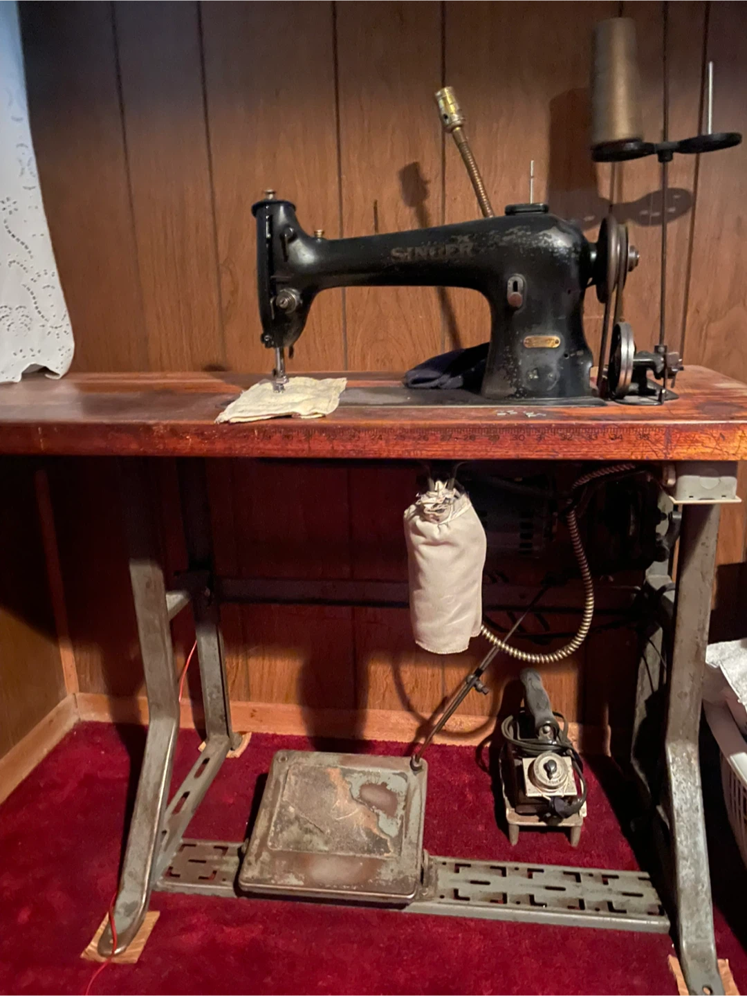 Singer Sewing Machine with Table and Parts - photo 2
