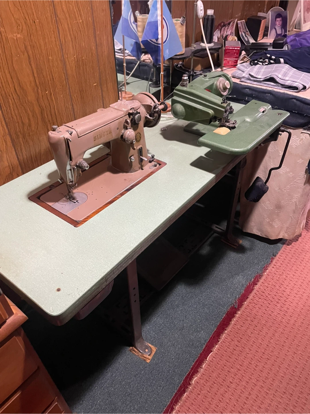 Singer Sewing Machine with Table and Parts - photo 3
