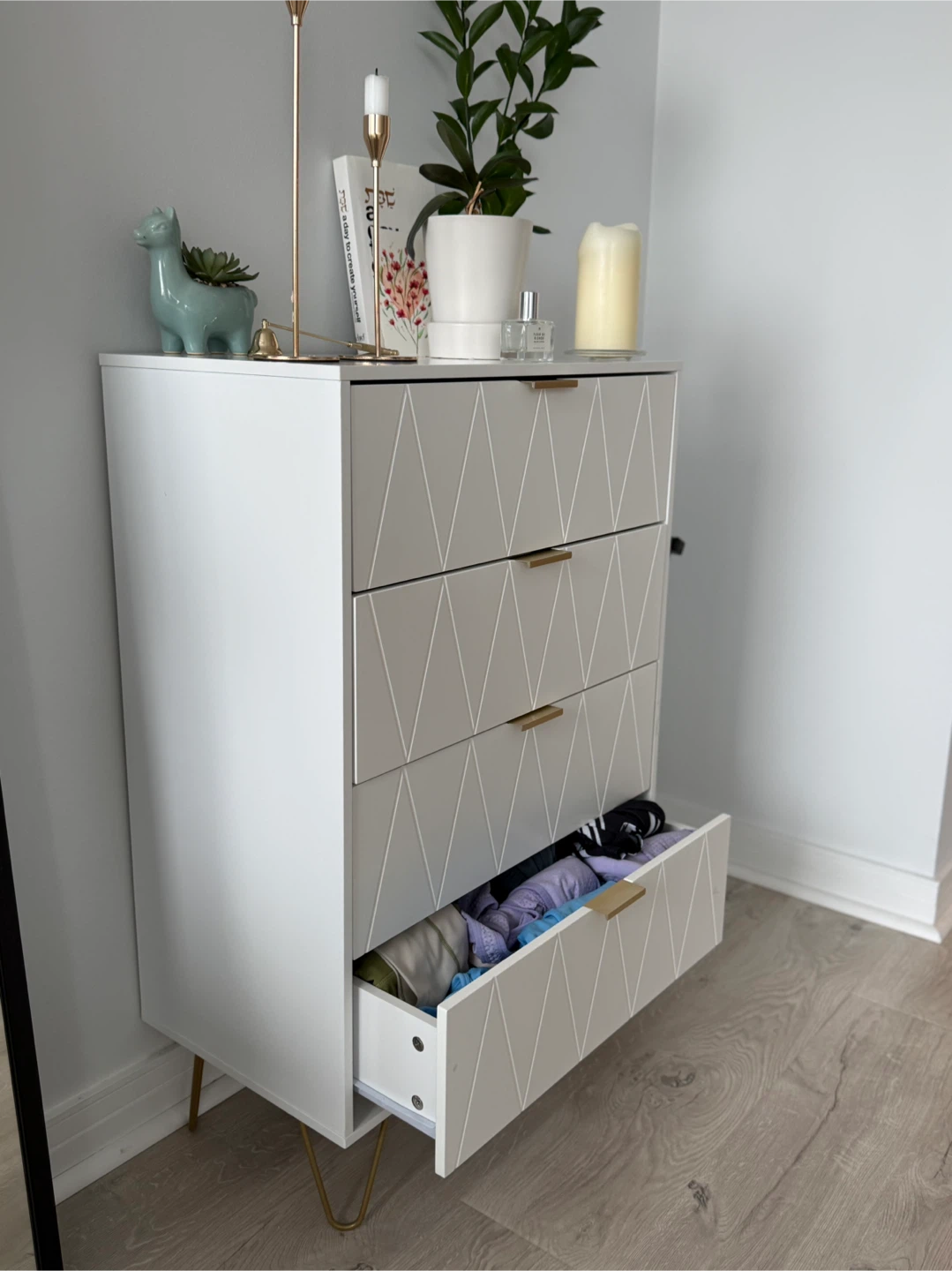 White 4-Drawer Dresser with Gold Legs - photo 3