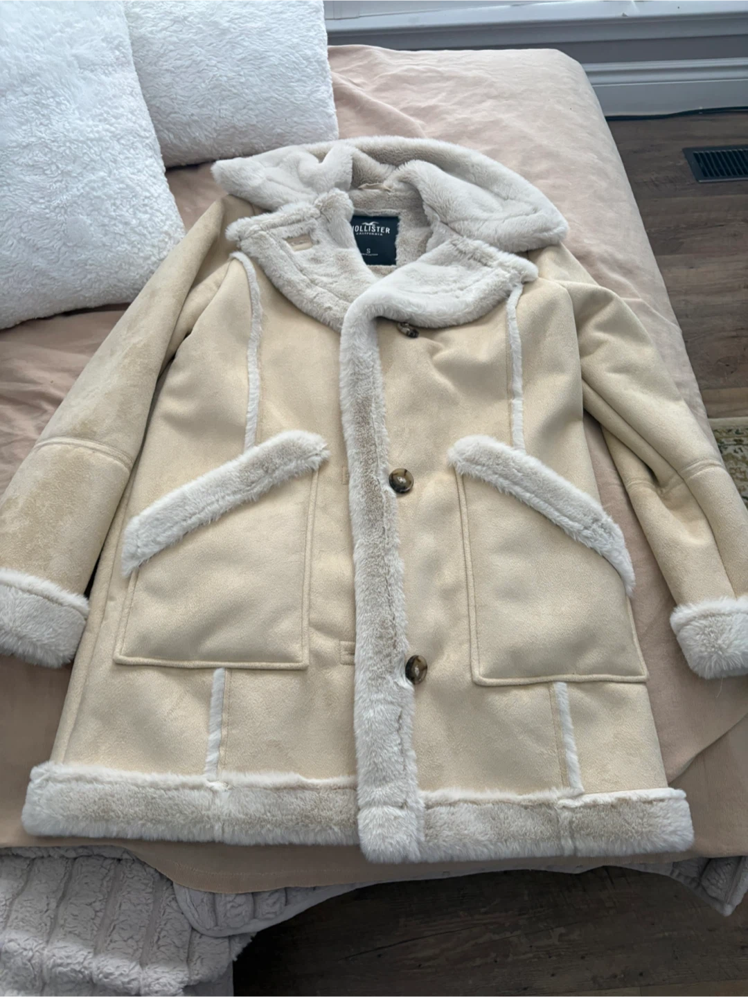 Hollister Cream Faux Suede - photo 4
