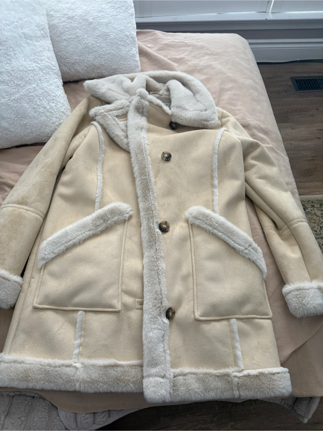 Hollister Cream Faux Suede - photo 3