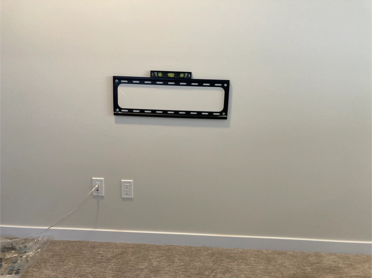 Black Heavy Duty TV Wall Mount with Built-in Level - photo 3