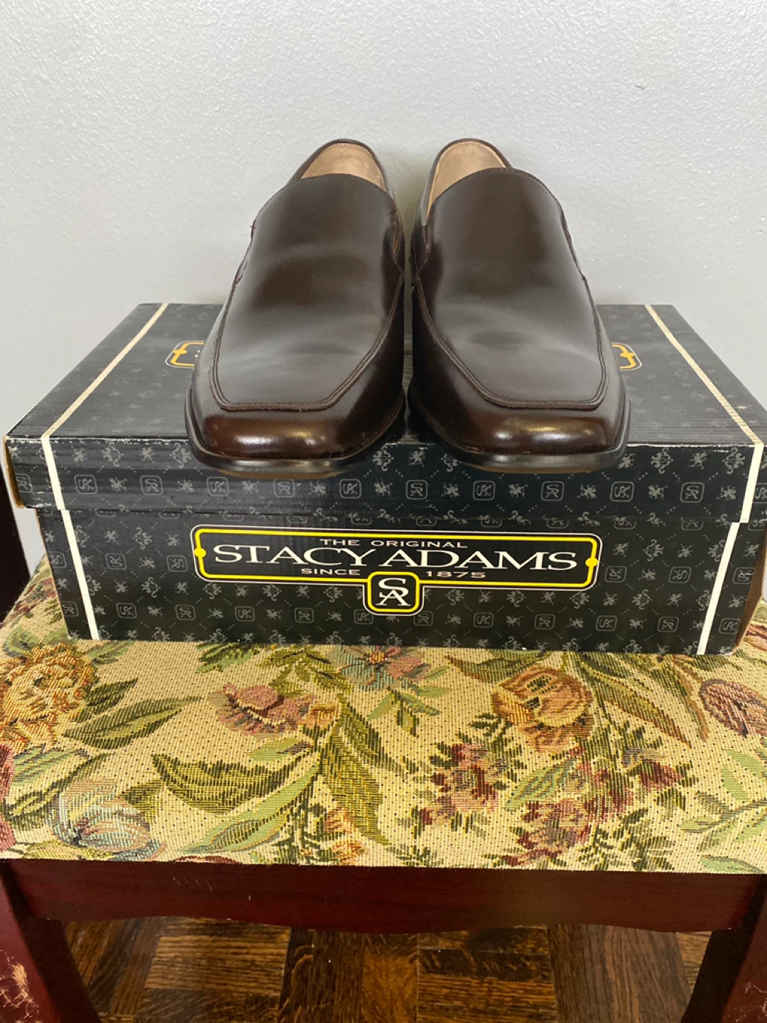Men’s dress shoes