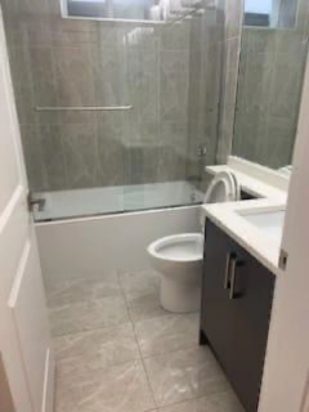 2 bedroom Basement suite for Rent - photo 4