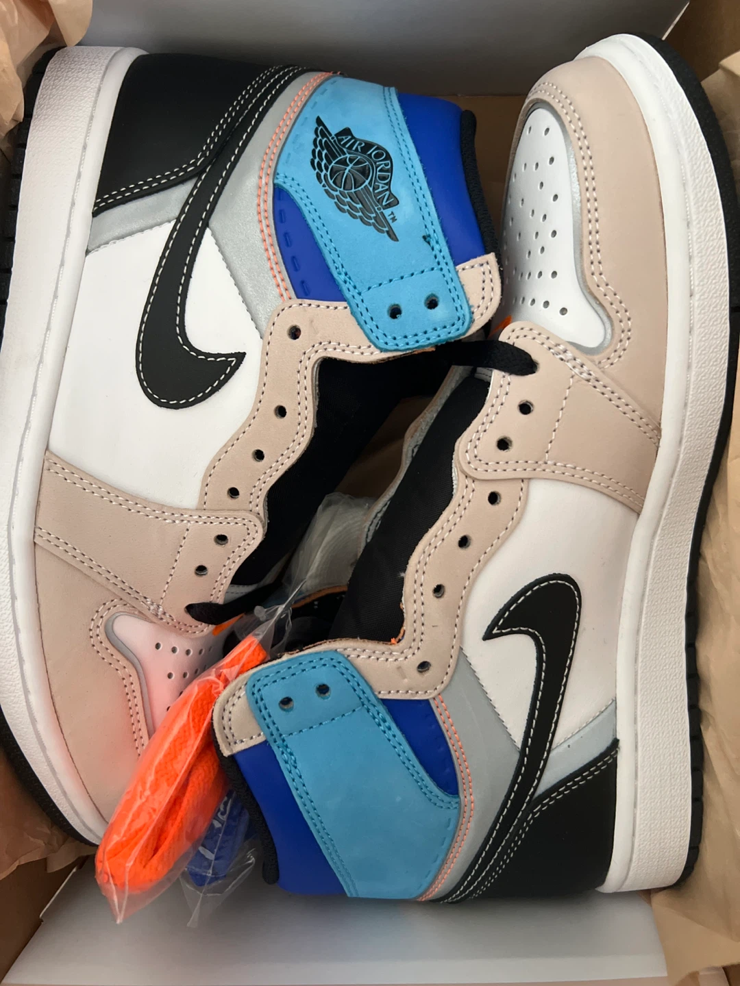 BRAND NEW Nike Air Jordan 1 High OG RETRO Sneakers - photo 2