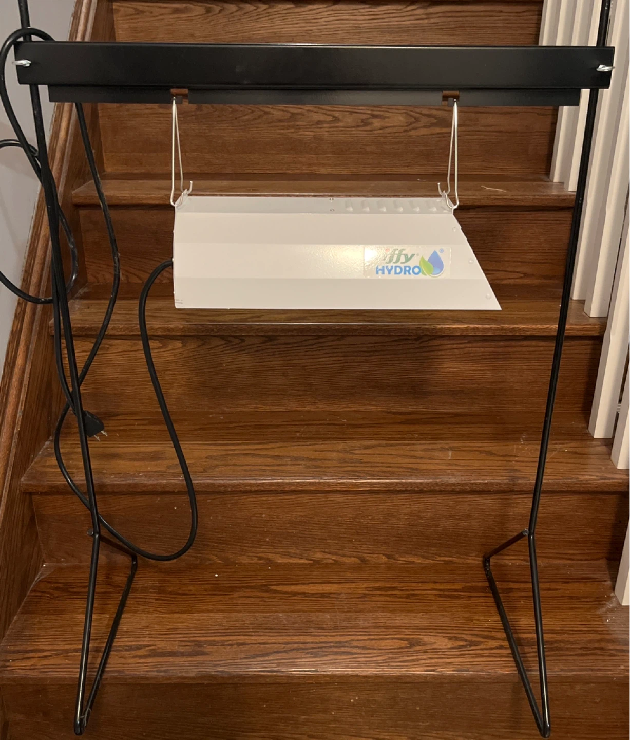 Jiffy Hydro Grow Light with stand 2 available