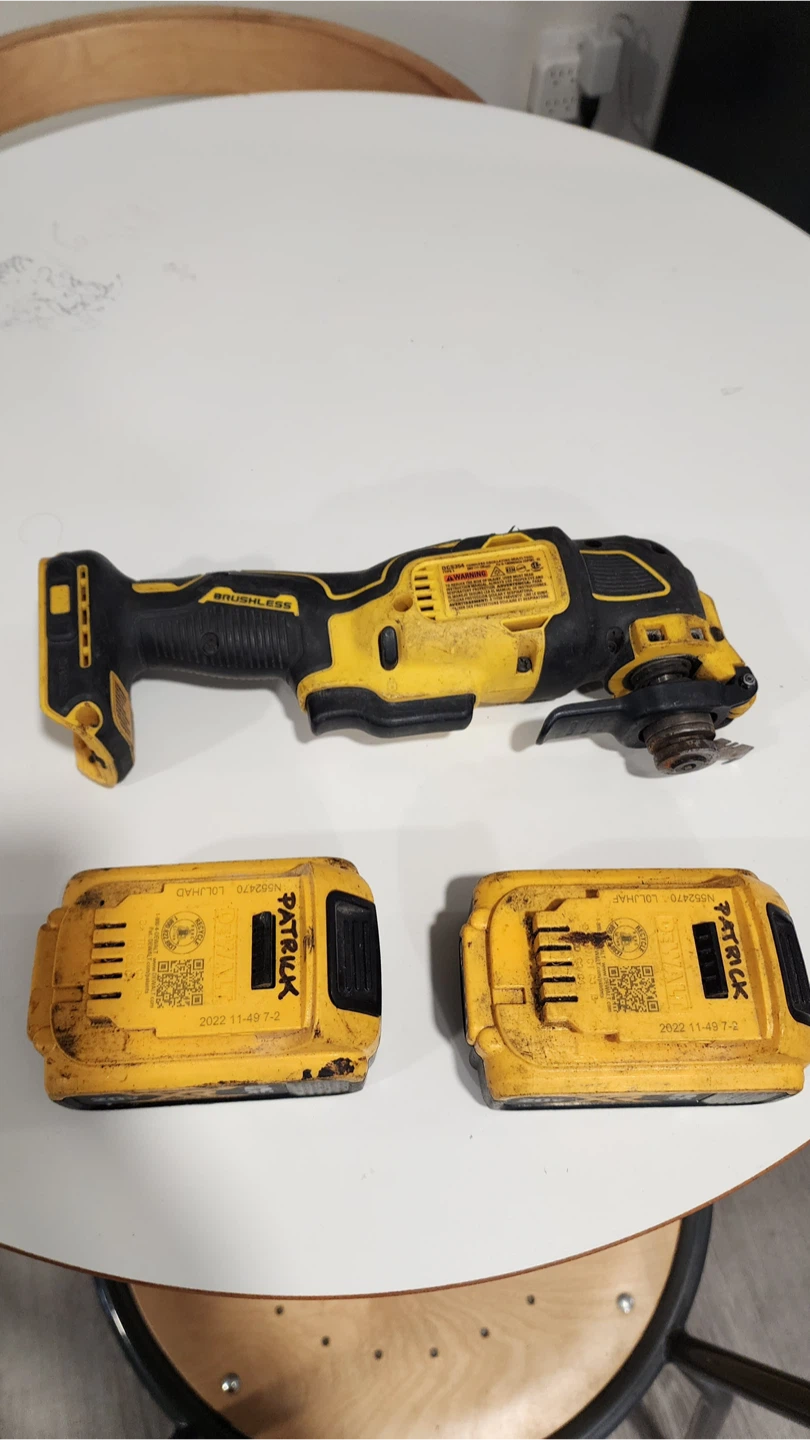 DeWalt 20V MAX XR Oscillating Tool Kit with Two 5.0Ah Batteries - photo 2