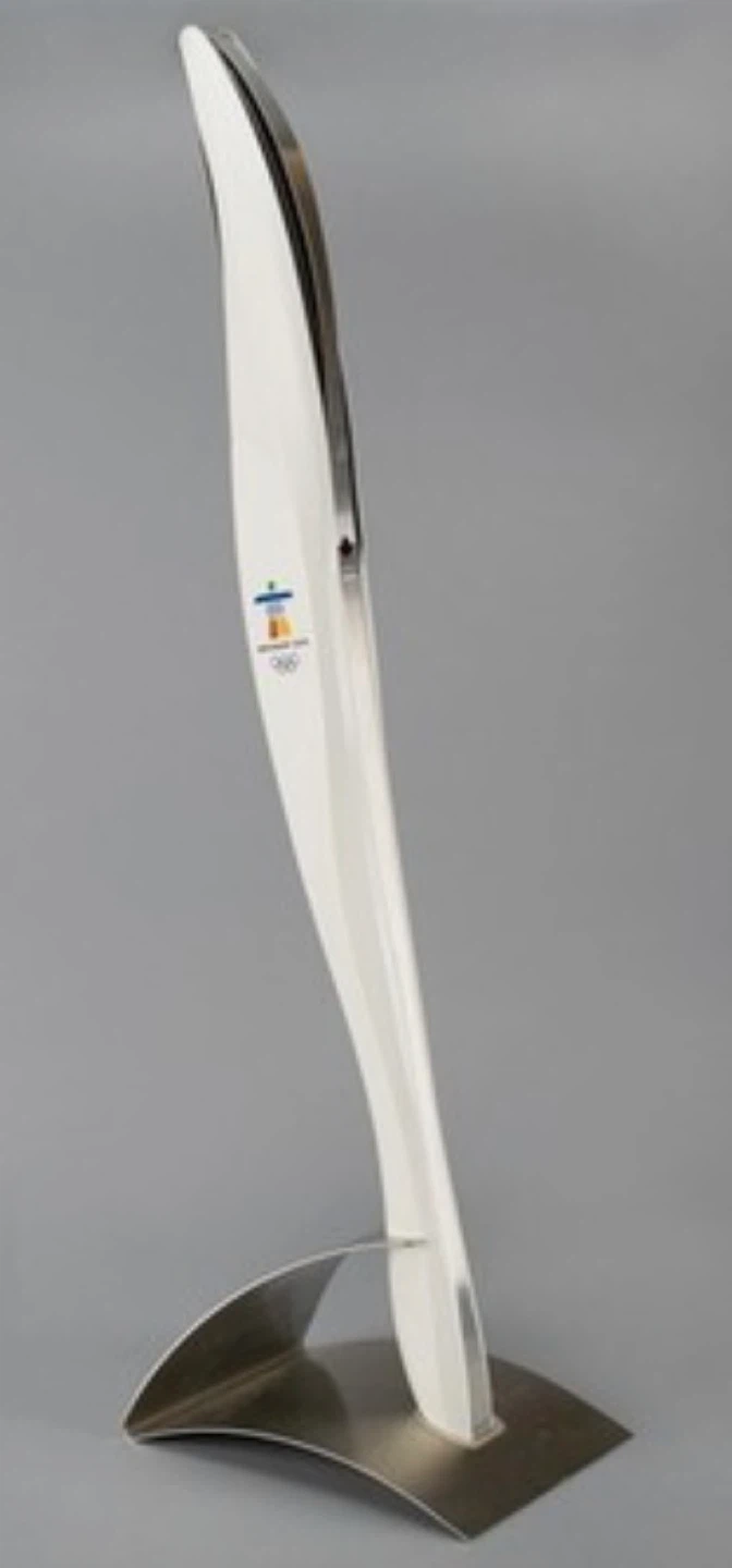 Vancouver 2010 Olympic Torch - photo 2